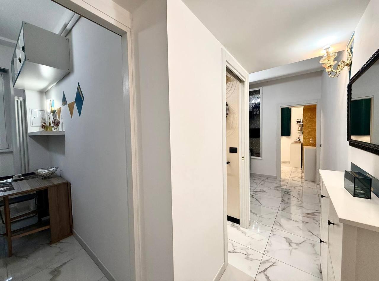 Change S House, Few Stops From St Peter S Apartment